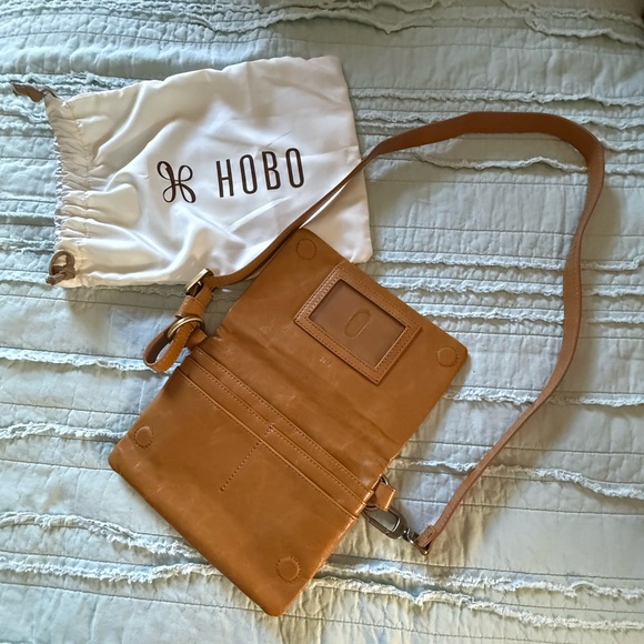 HOBO Winn Leather Belt Bag: Natural, Crossbody & Shoulder Bag - Picture 4 of 5